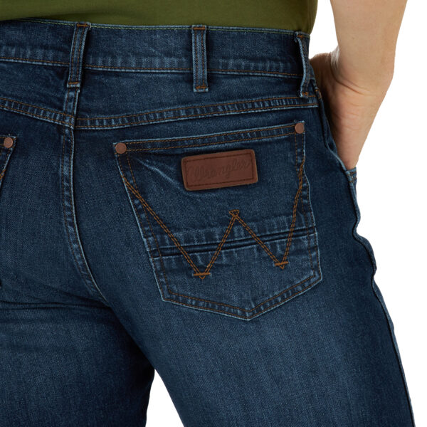 Wrangler Galaxy Retro Slim Straight Jean Back Pocket