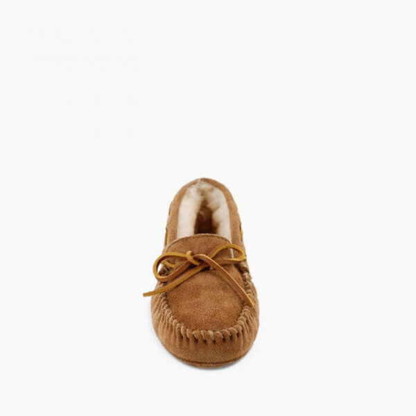 Minnetonka Sheepskin Softsole Moccasin Front