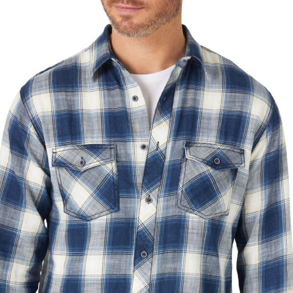 Wrangler Retro Western Shirt Blue Plaid Detail