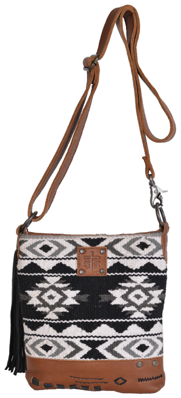 STS36005_Cholula_Crossbody_Front