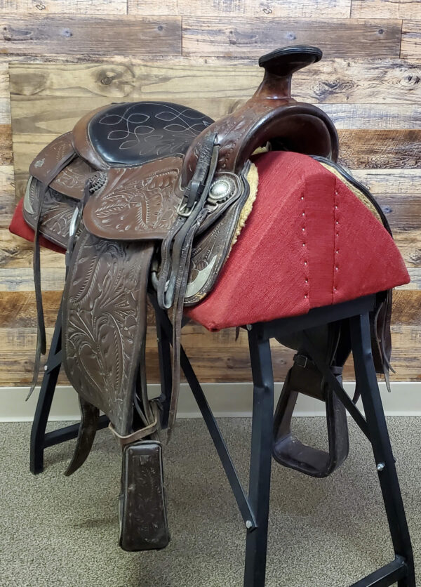 Used Western Saddle Right Side Angled