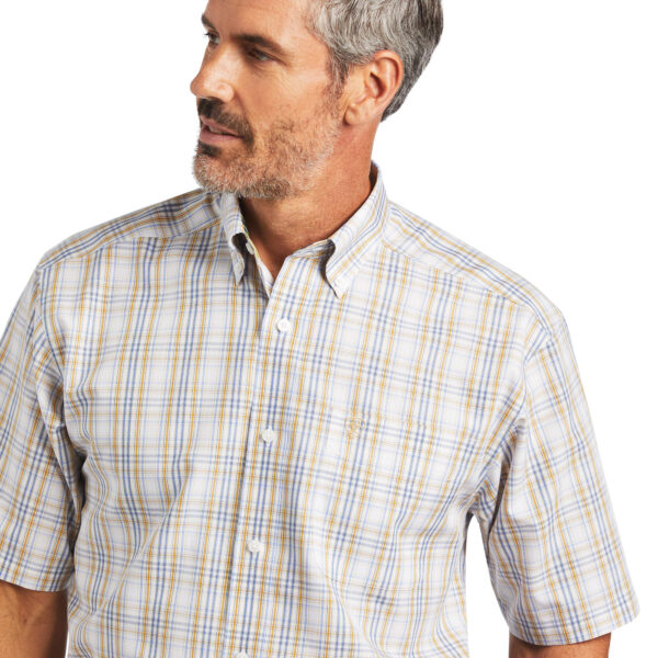 Ariat Wrinkle Free Evander Short Sleeve Shirt Detail