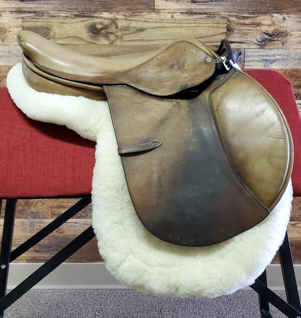 Used Beval Close Contact Saddle Alternate View