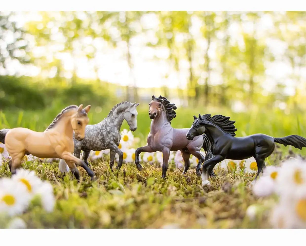 Breyer Poetry in Motion Gift Set Scenic View of Horses